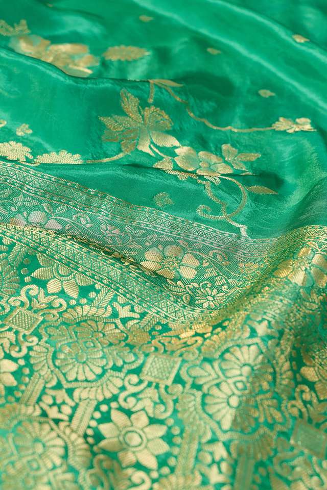 Green Woven Pure Viscose Saree thumbnail image number null