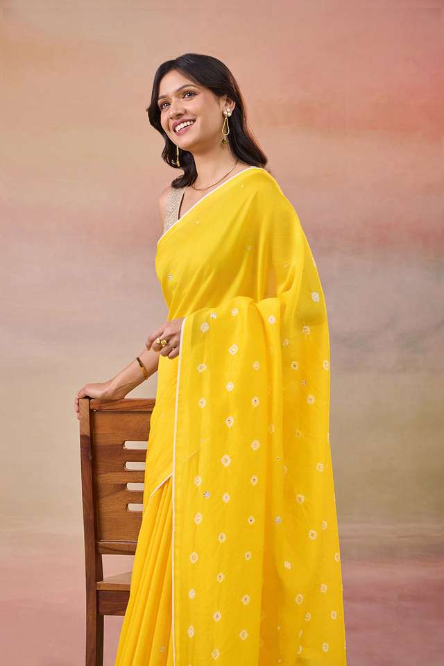 Yellow Gujarat Pure Silk Cotton Embroidered Saree thumbnail image number null