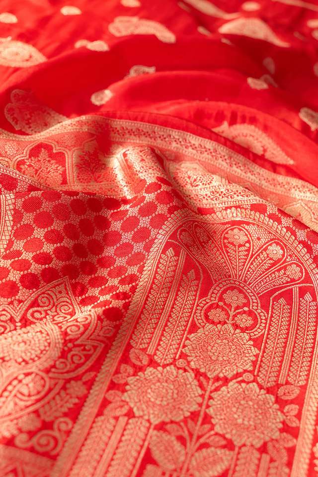 Red Woven Pure Viscose Saree thumbnail image number null