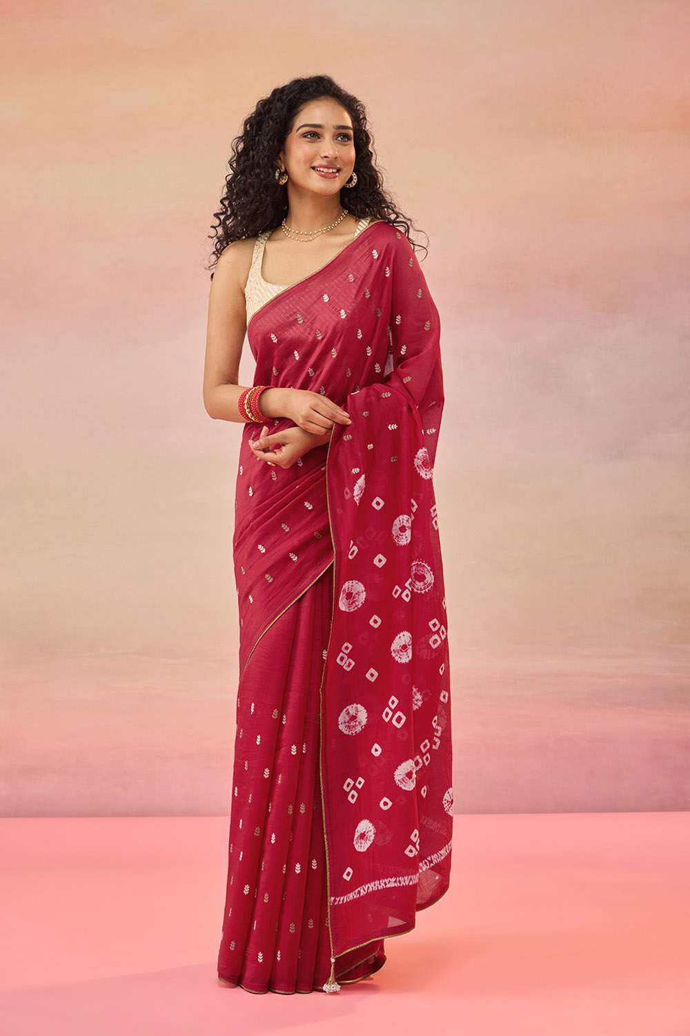 Red Gujarat Pure Silk Cotton Tie & Dye Bandhni Saree image number null