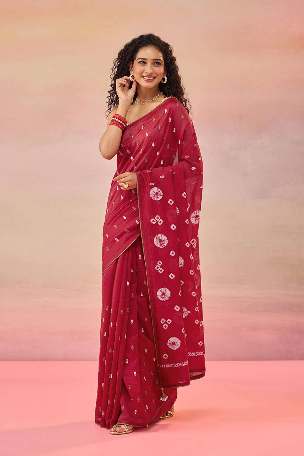 Red Gujarat Pure Silk Cotton Tie & Dye Bandhni Saree image number null