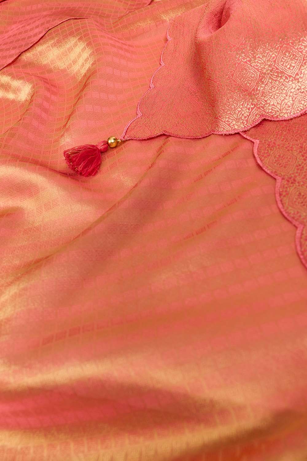 Pink Woven Viscose Tissue Saree image number null