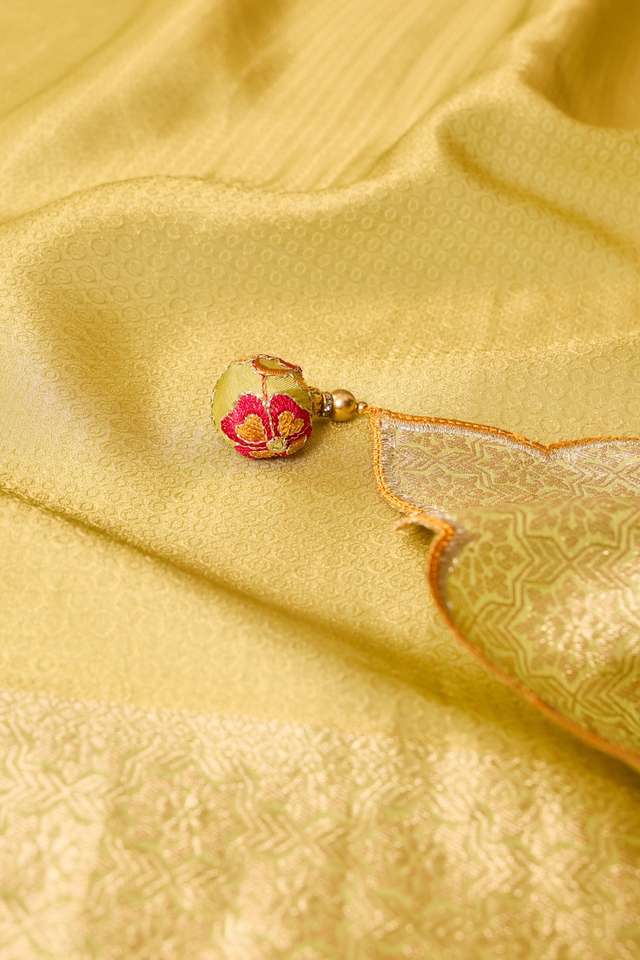 Light Green  Viscose Tissue Woven Saree thumbnail image number null