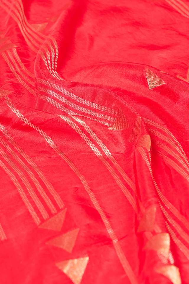 Red Woven Pure Viscose Saree thumbnail image number null