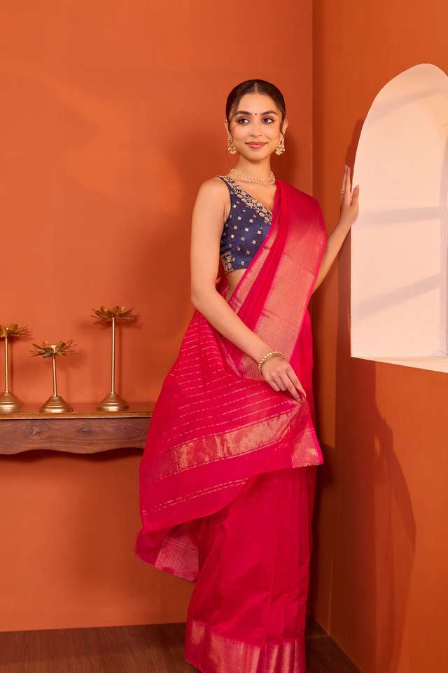 Pink Woven Pure Silk Cotton Maheshwari Saree thumbnail image number null