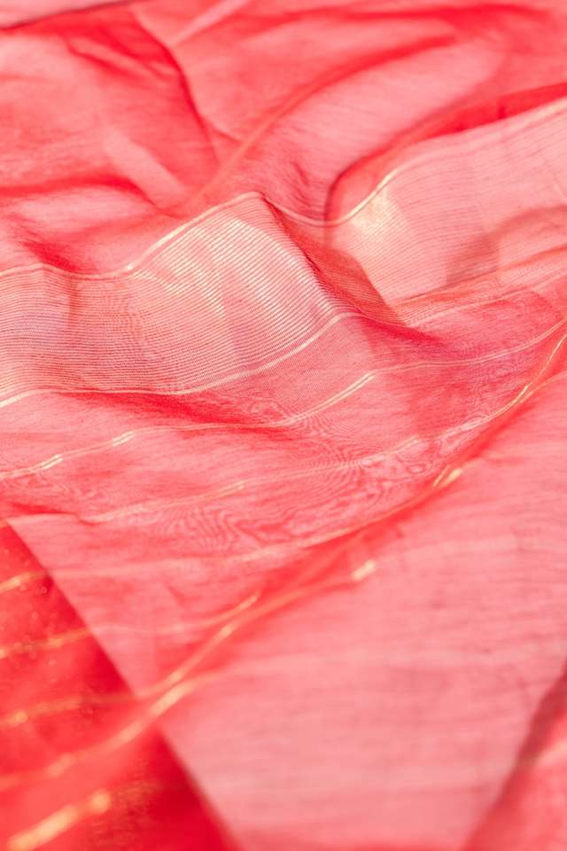 Red Woven Pure Silk Cotton Maheshwari Saree thumbnail image number null