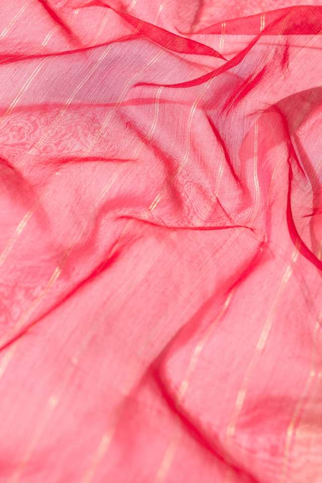 Dark Pink Woven Pure Silk Cotton Maheshwari Saree thumbnail image number null