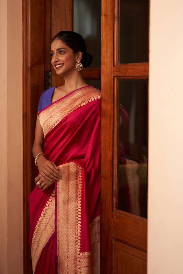 Red Pure Silk Banarasi Tanchoi Saree image number