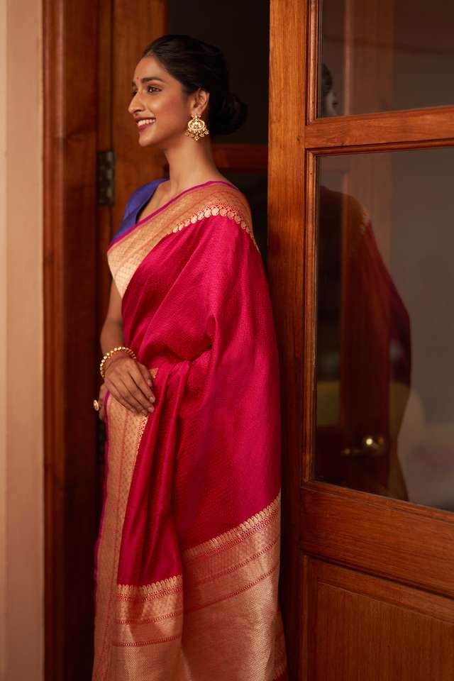 Red Pure Silk Banarasi Tanchoi Saree thumbnail image number null