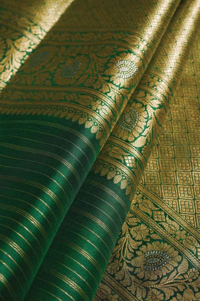 Dark Green Pure Silk Kadwa Banarasi Saree thumbnail image number null