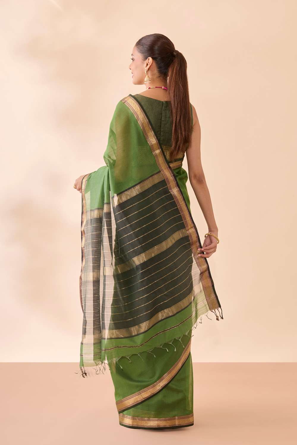 Green Woven Pure Silk Cotton Maheshwari Saree image number null