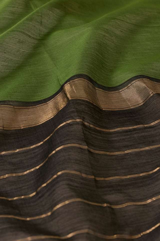 Green Woven Pure Silk Cotton Maheshwari Saree thumbnail image number null