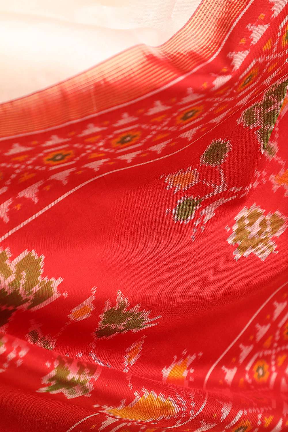 White Rajkot Pure Silk Ikat Patola Saree image number null