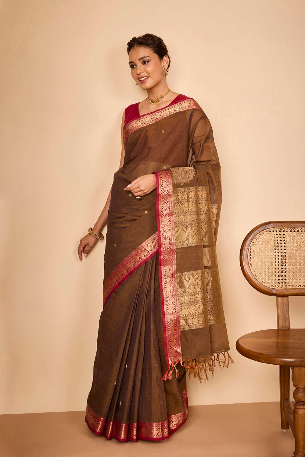 Brown  Woven Pure Cotton Saree image number null