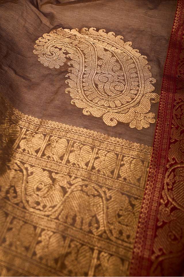 Brown  Woven Pure Cotton Saree thumbnail image number null