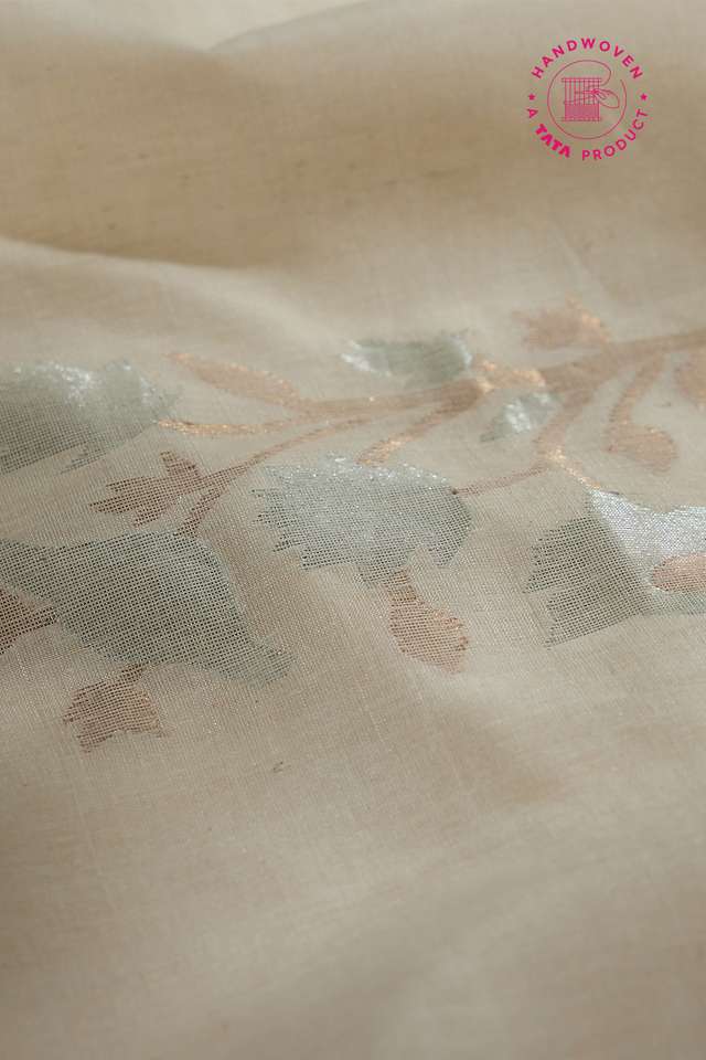 Off White Tussar Khadi Cotton Bengal Jamdani Saree image number