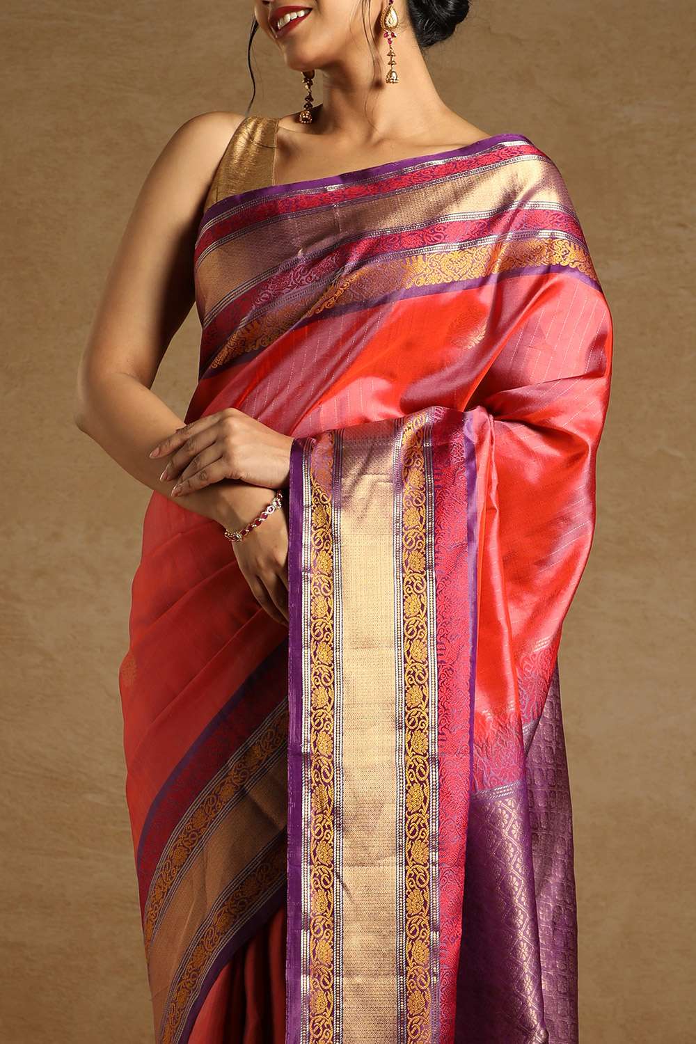 Red South Pure Silk Woven Saree image number null