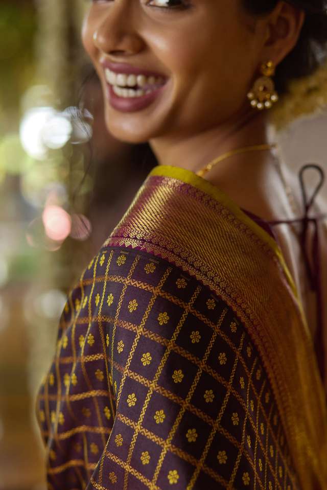 Black Woven Pure Silk Kanjivaram Saree thumbnail image number null