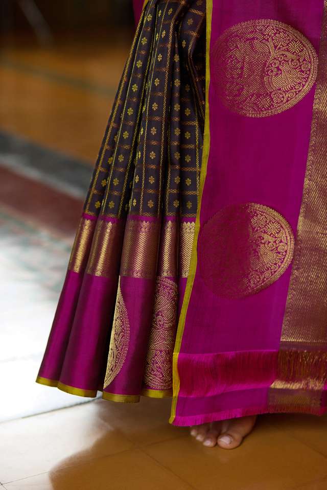 Black Woven Pure Silk Kanjivaram Saree thumbnail image number null