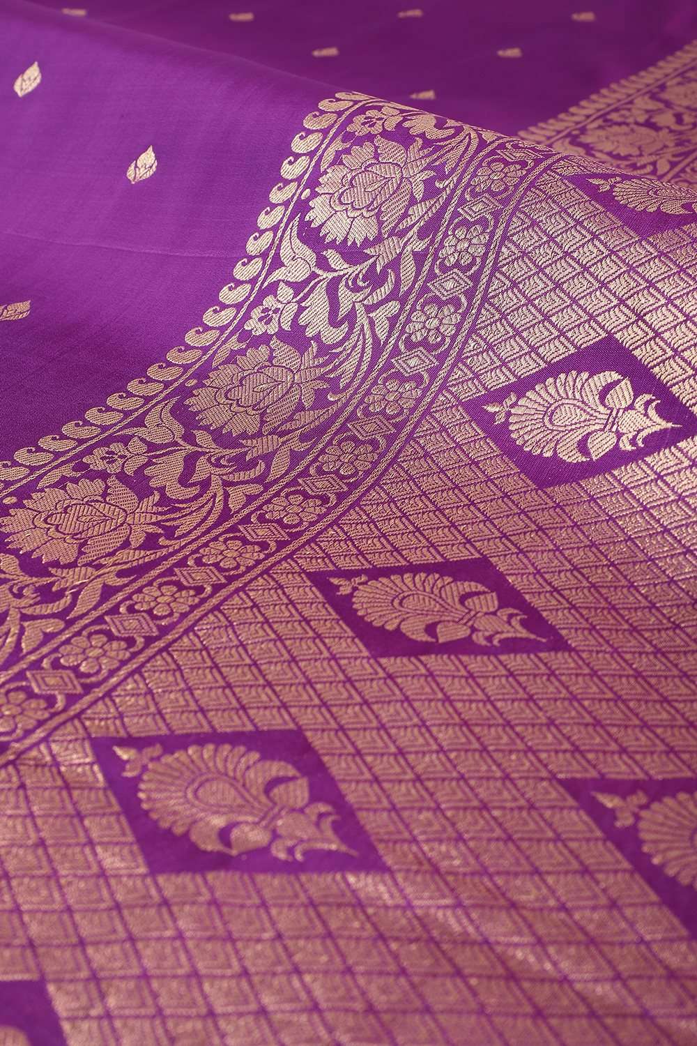 Dark Violet Silk Viscose Woven Saree image number null