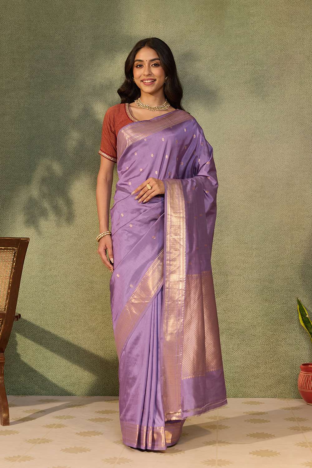 Lavender Silk Viscose Cutwork Banaras Inspired Design Saree image number null