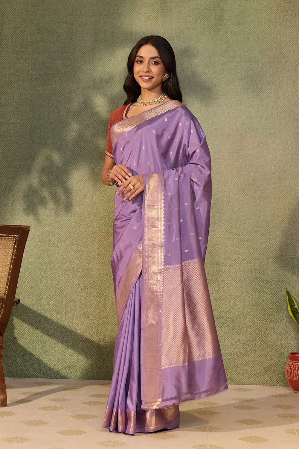Lavender Silk Viscose Cutwork Banaras Inspired Design Saree image number null