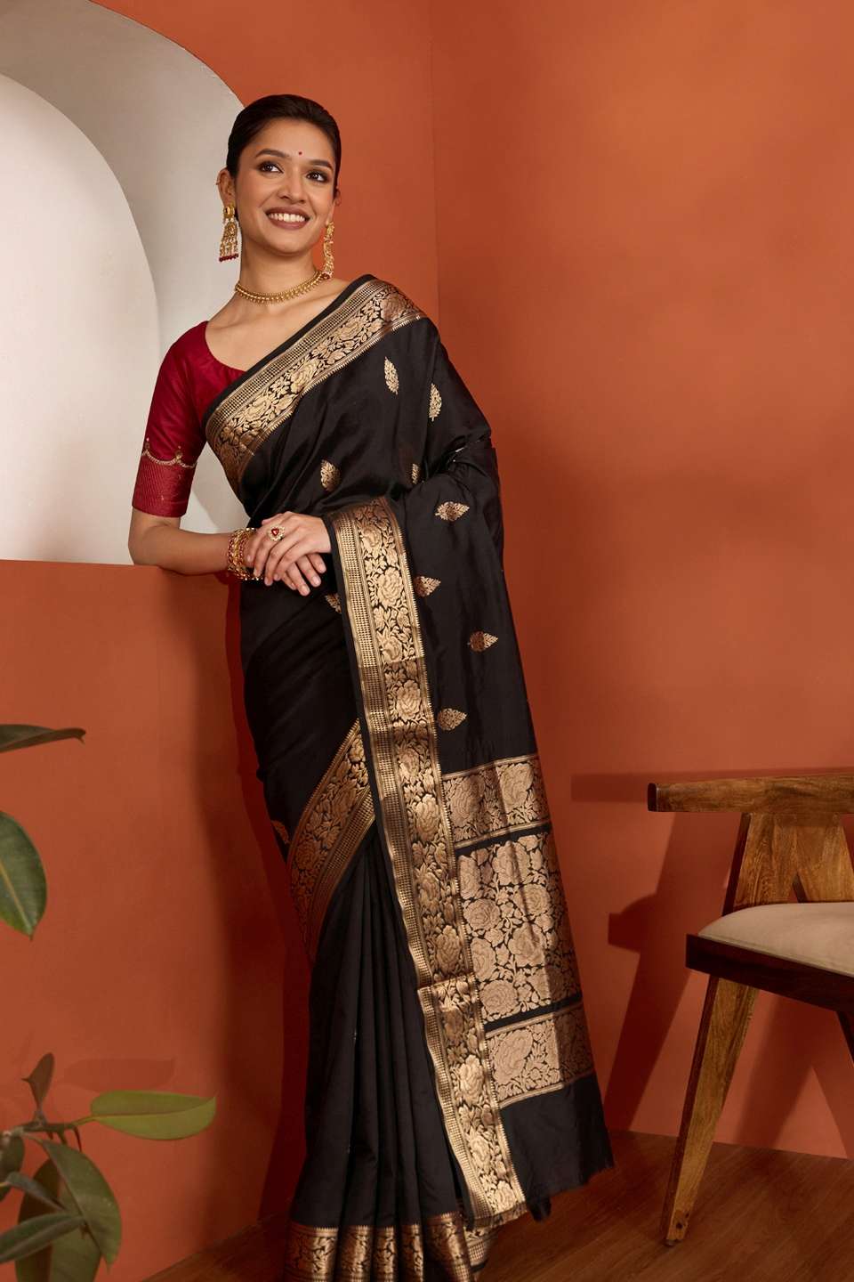 Black Silk Viscose Kadwa Banaras Inspired Design Saree