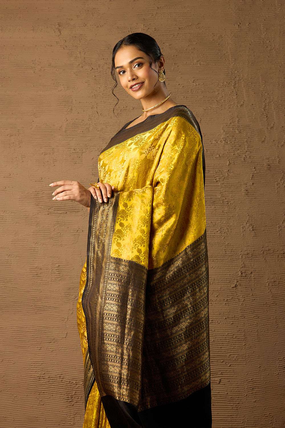 Yellow Pure Silk Tanchoi Banarasi Saree image number null