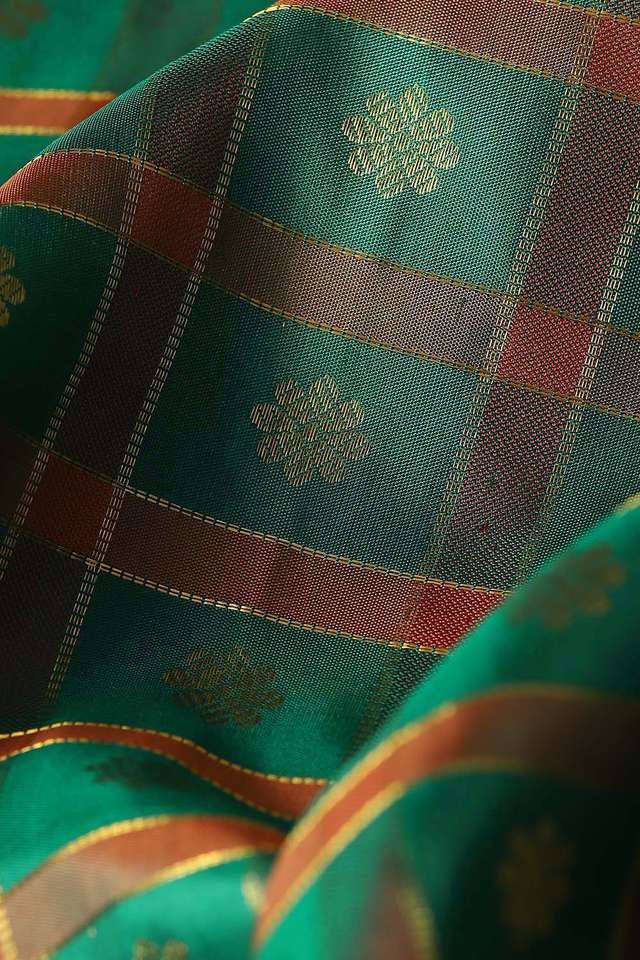 Green Pure Silk Kanjivaram Saree thumbnail image number null