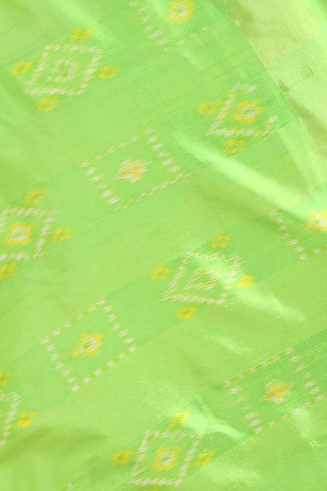 Dark Pink Pure Silk Pochampalli Ikat Saree thumbnail image number null