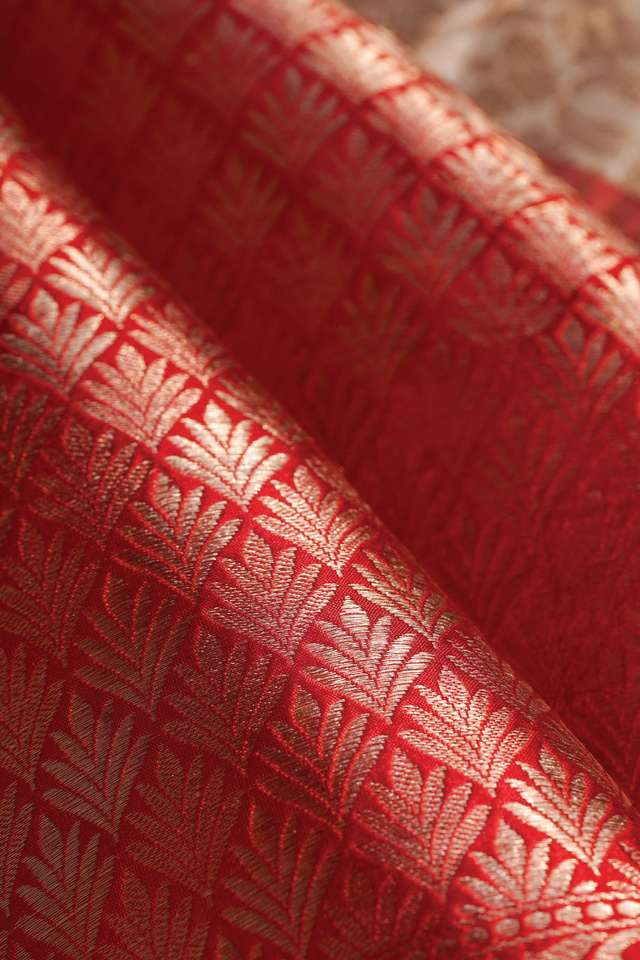 Off White Pure Silk Brocade Banarasi Saree thumbnail image number null