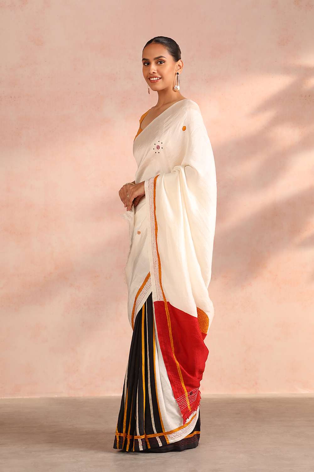 White Murshidabad Pure Silk Hand Painted Saree image number null