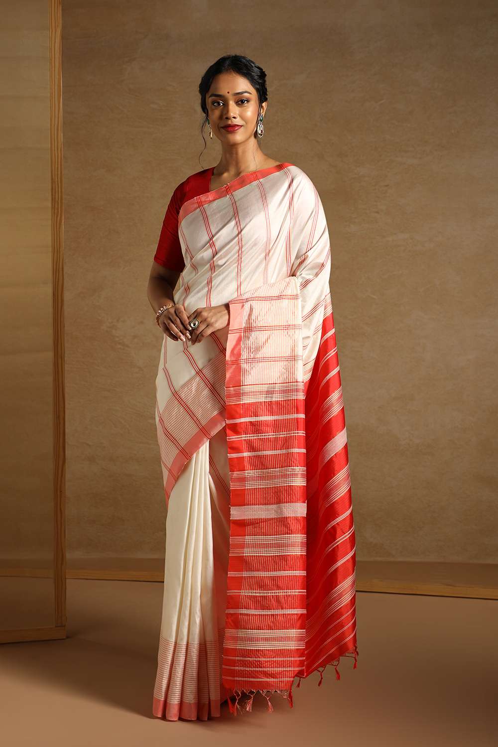 Off White Pure Silk Woven Bengali Saree image number null