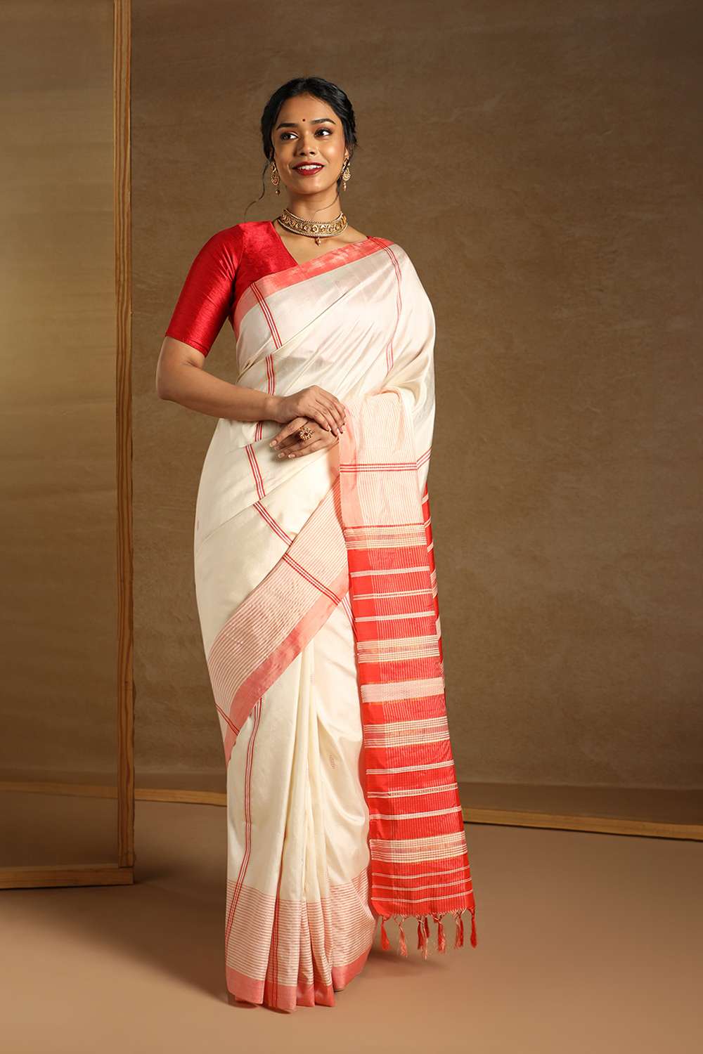 Off White Pure Silk Woven Bengali Saree image number null