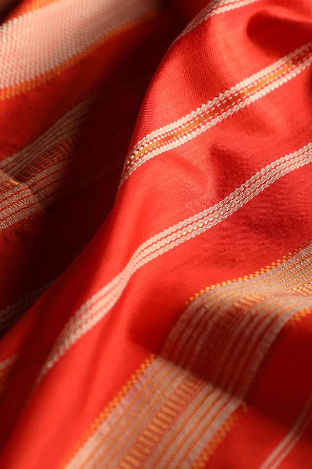 Off White Pure Silk Woven Bengali Saree thumbnail image number null
