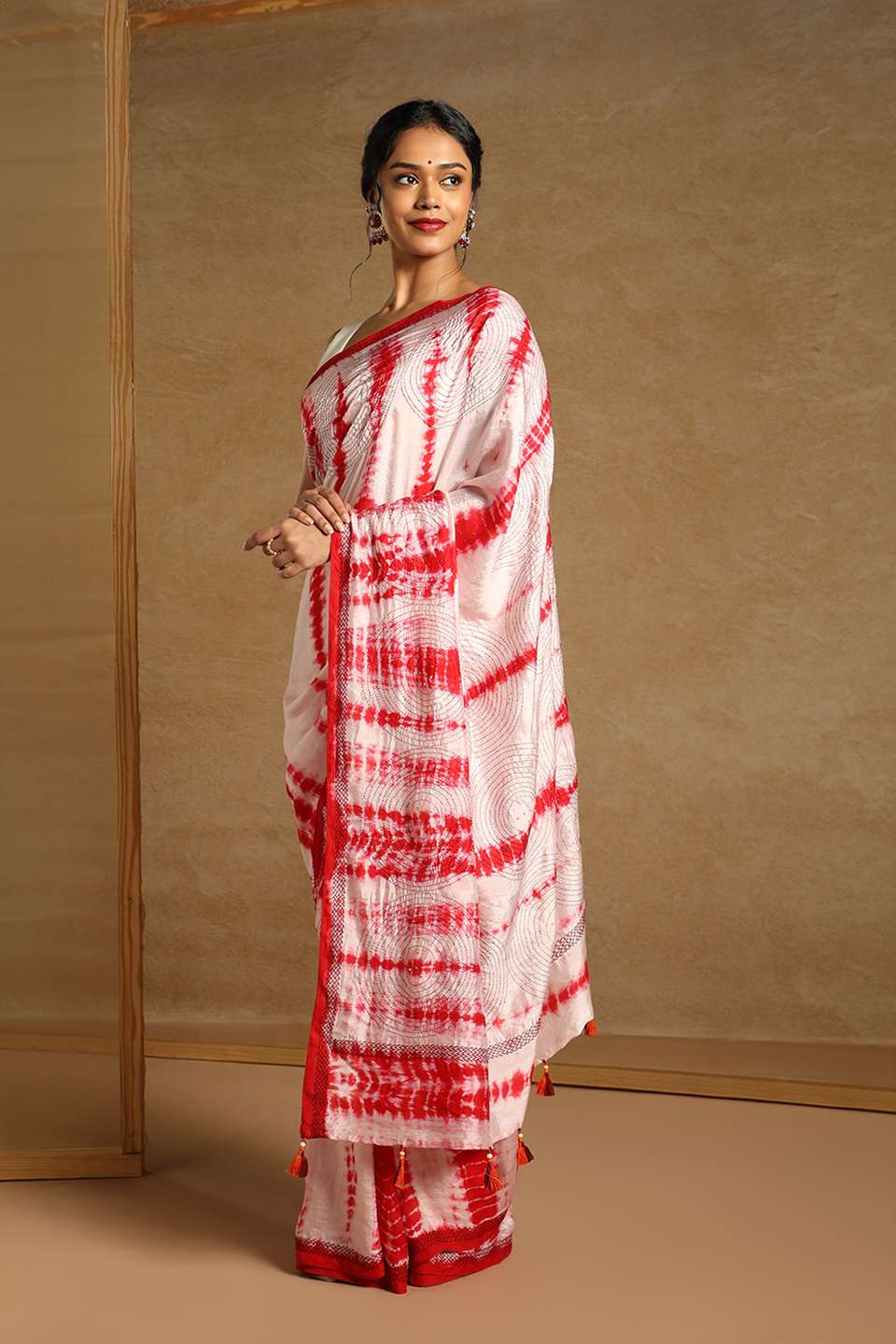Off-White Bengali Pure Silk Kantha Embroidery Saree