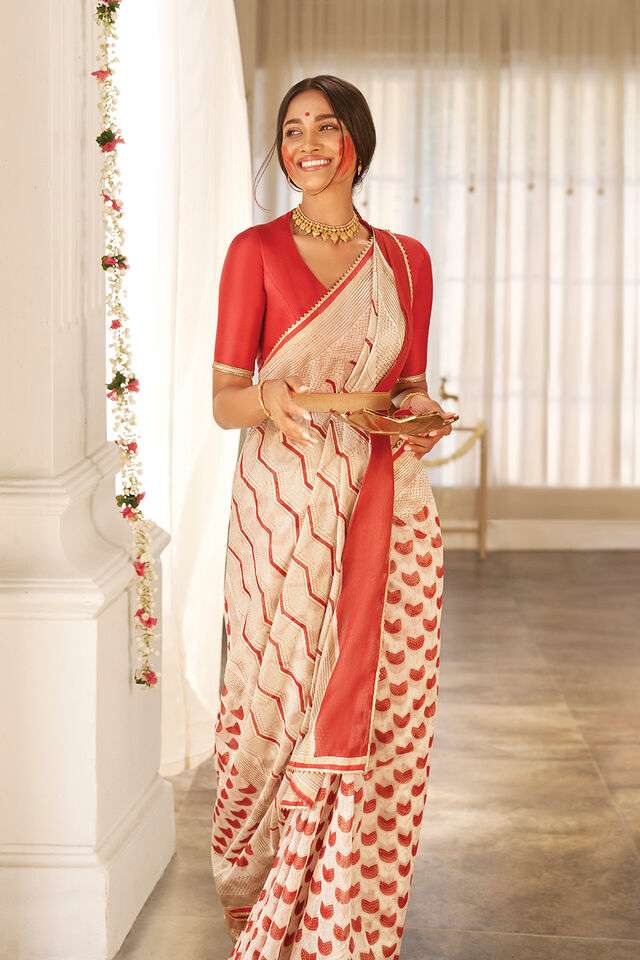 Off White and Red Pure Silk Cotton Hand Printed Saree image number