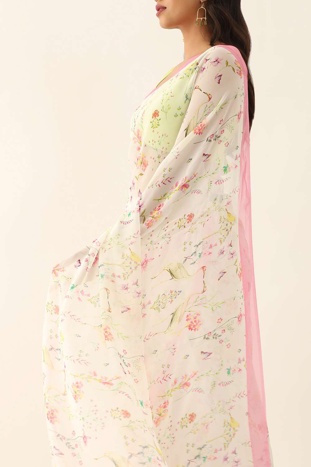 White Viscose Georgette Digital Print Saree image number null