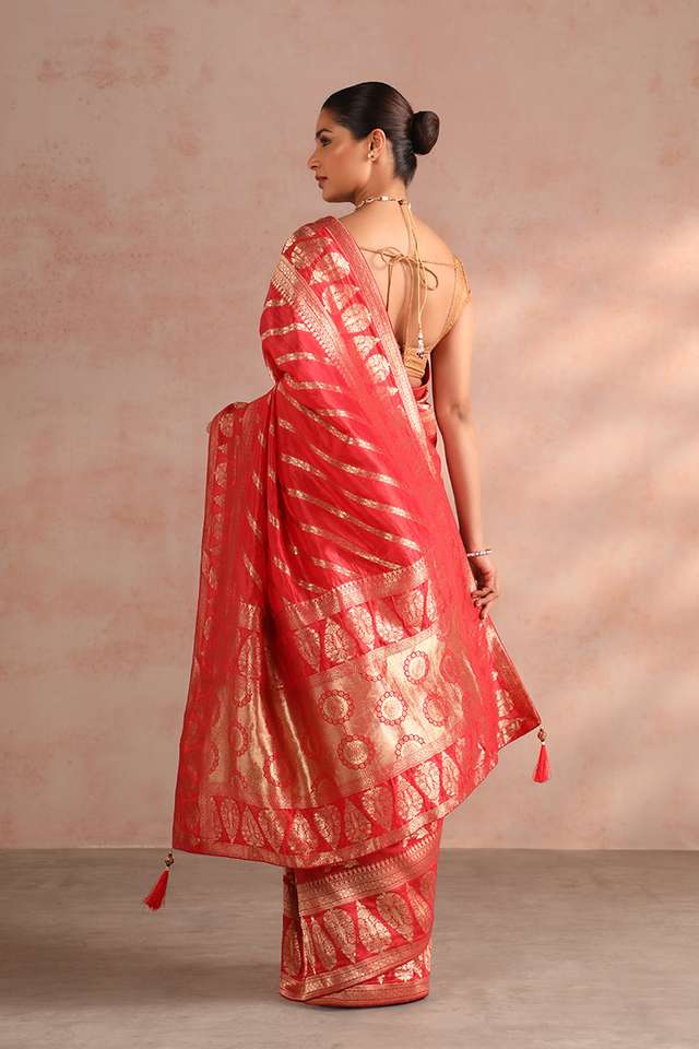 Red Viscose Luxe Woven Banaras Inspired Design Saree thumbnail image number null