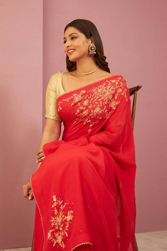 Red Contemporary Pure Silk Cotton Embroidered Saree image number