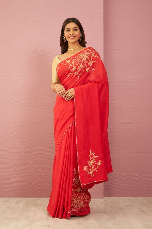 Red Contemporary Pure Silk Cotton Embroidered Saree thumbnail image number null