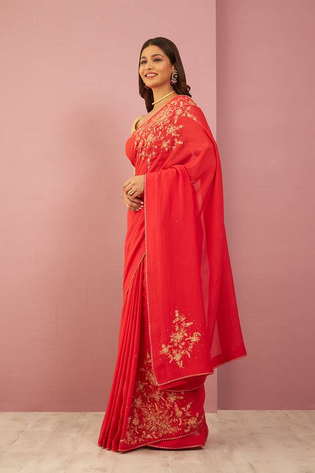 Red Contemporary Pure Silk Cotton Embroidered Saree thumbnail image number null