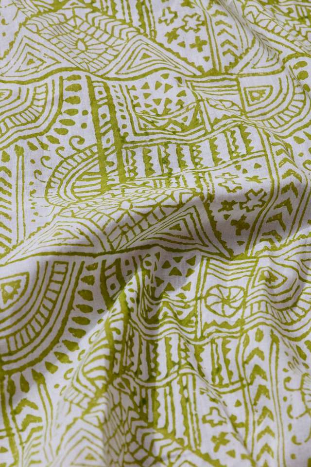 Off White Pure Cotton Mulmul Block Printed Bengal Saree thumbnail image number null