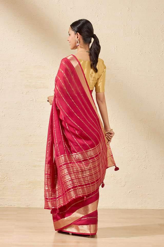 Red Contemporary Viscose Woven Saree thumbnail image number null