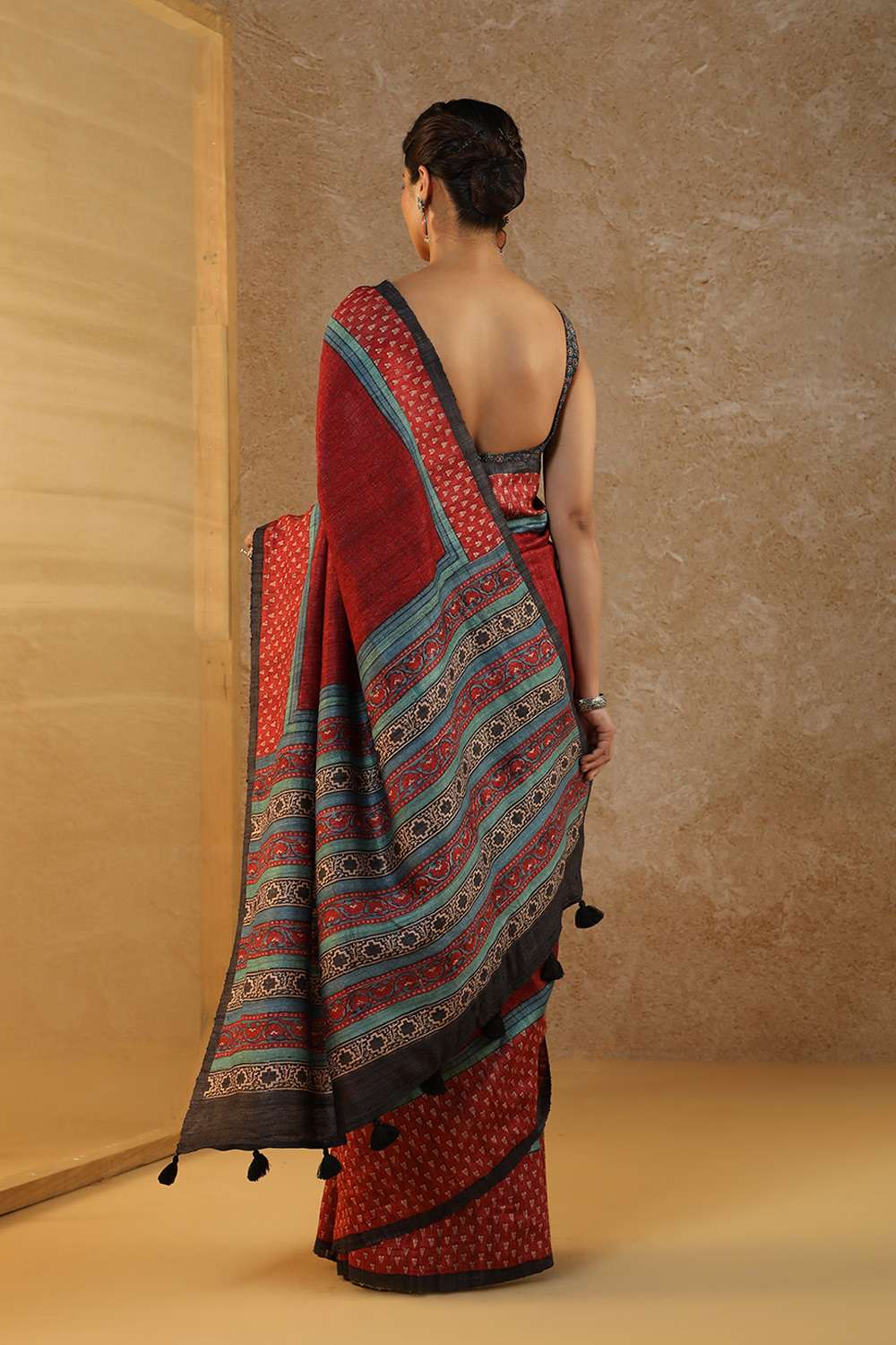 Red Printed Pure Tussar Silk Saree image number null