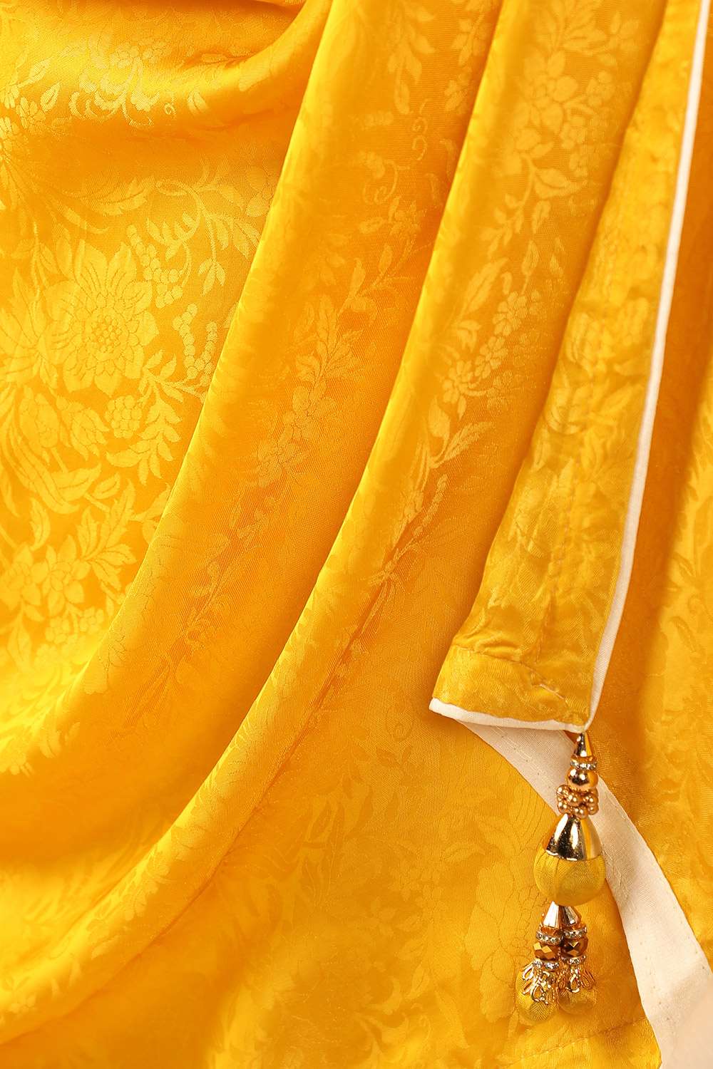 Yellow Woven Viscose Luxe Saree image number null