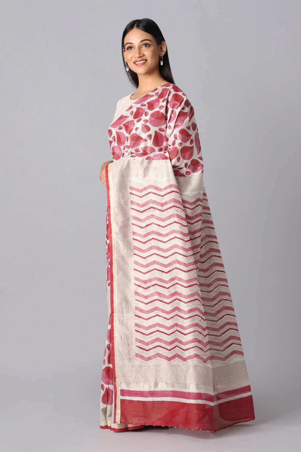 Off White and Red Pure Silk Cotton Hand Printed Saree image number null