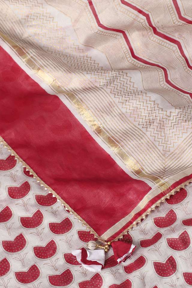Off White and Red Pure Silk Cotton Hand Printed Saree thumbnail image number null