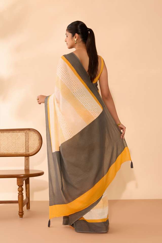 Off White Screen Printed Bengal Mulmul Saree thumbnail image number null