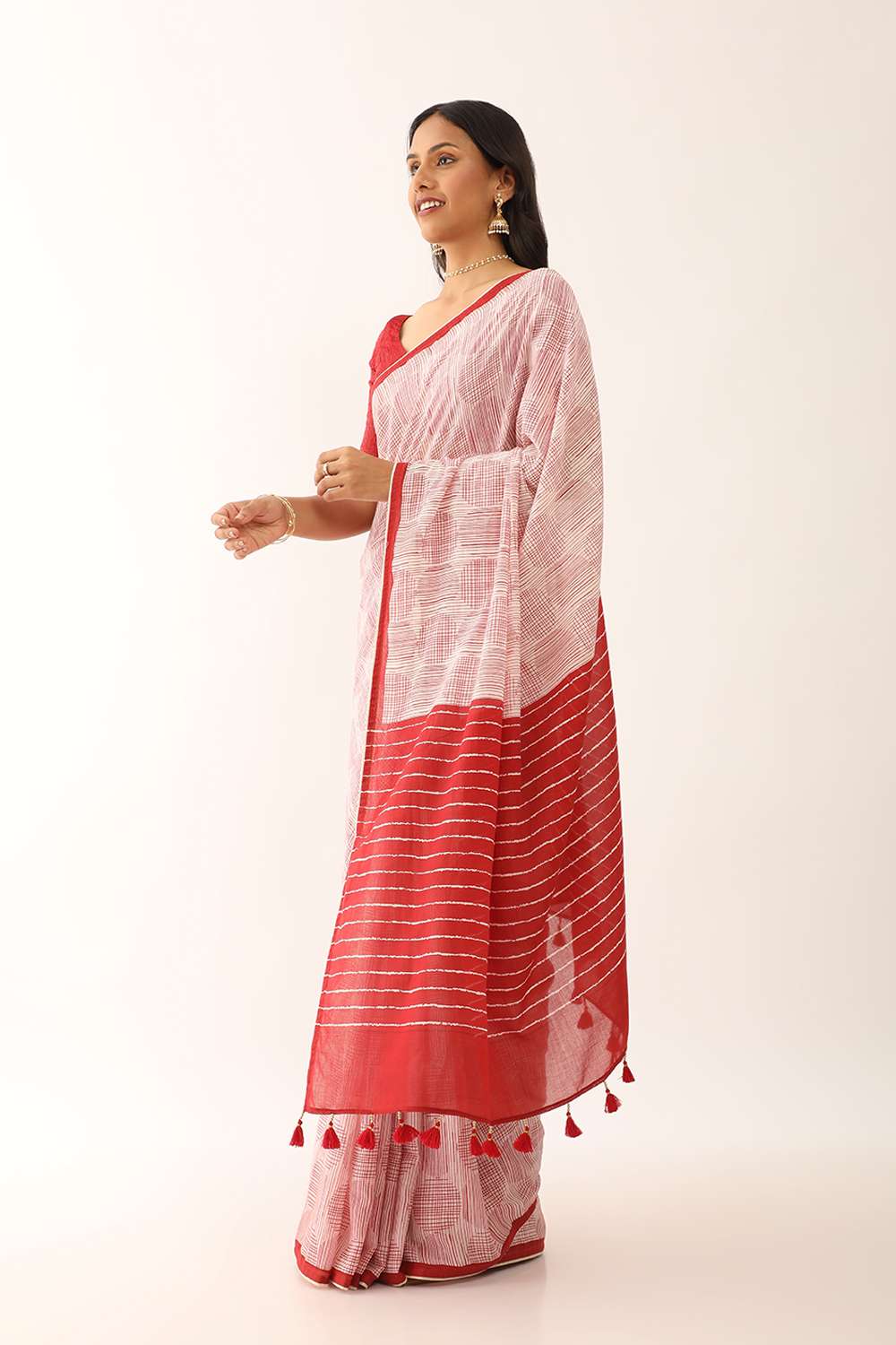 Off White Screen Printed Pure Cotton Saree image number null